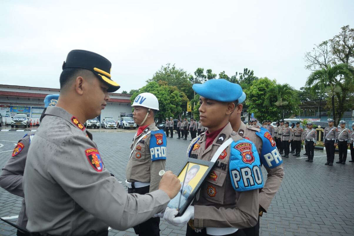 Bhabinkamtibmas Bripka Hendra Gunawan jadi Buronan Polisi