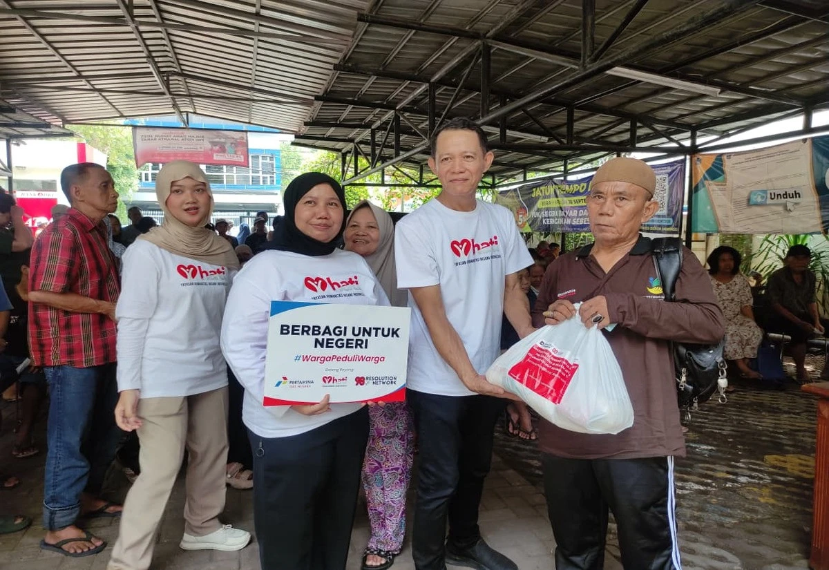 PGN dan 98 Resolution Network Bagi Seribu Paket Sembako untuk Warga Jakbar dan Bekasi