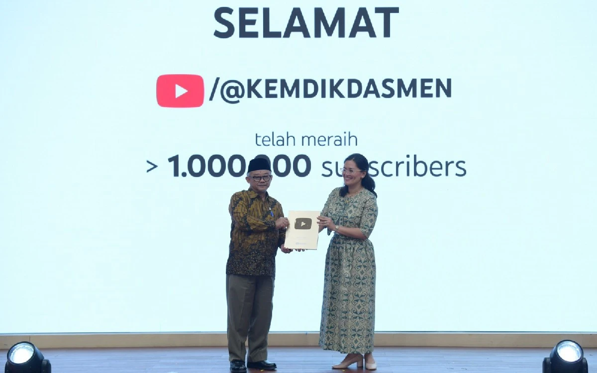 Kemendikdasmen Raih Gold Play Button YouTube