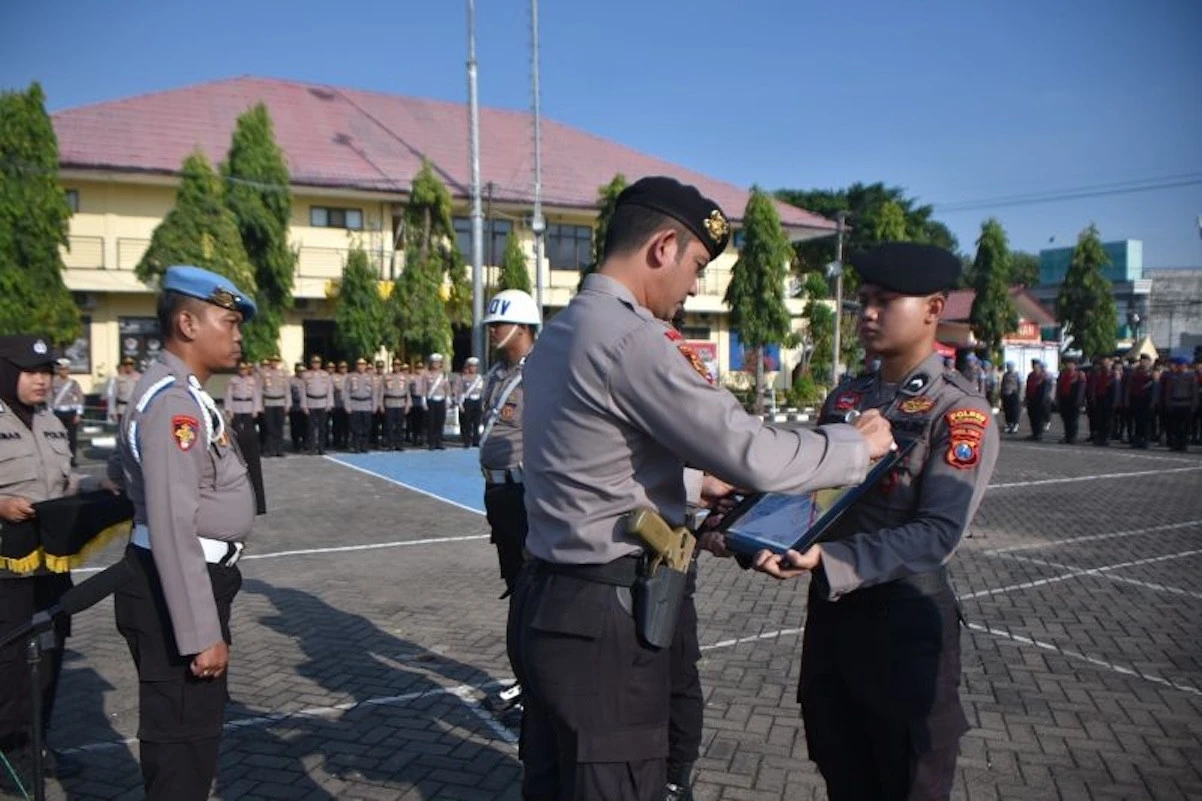 2 Anggota Polres Situbondo Dipecat, AKBP Rezi Dharmawan Beri Pesan Tegas