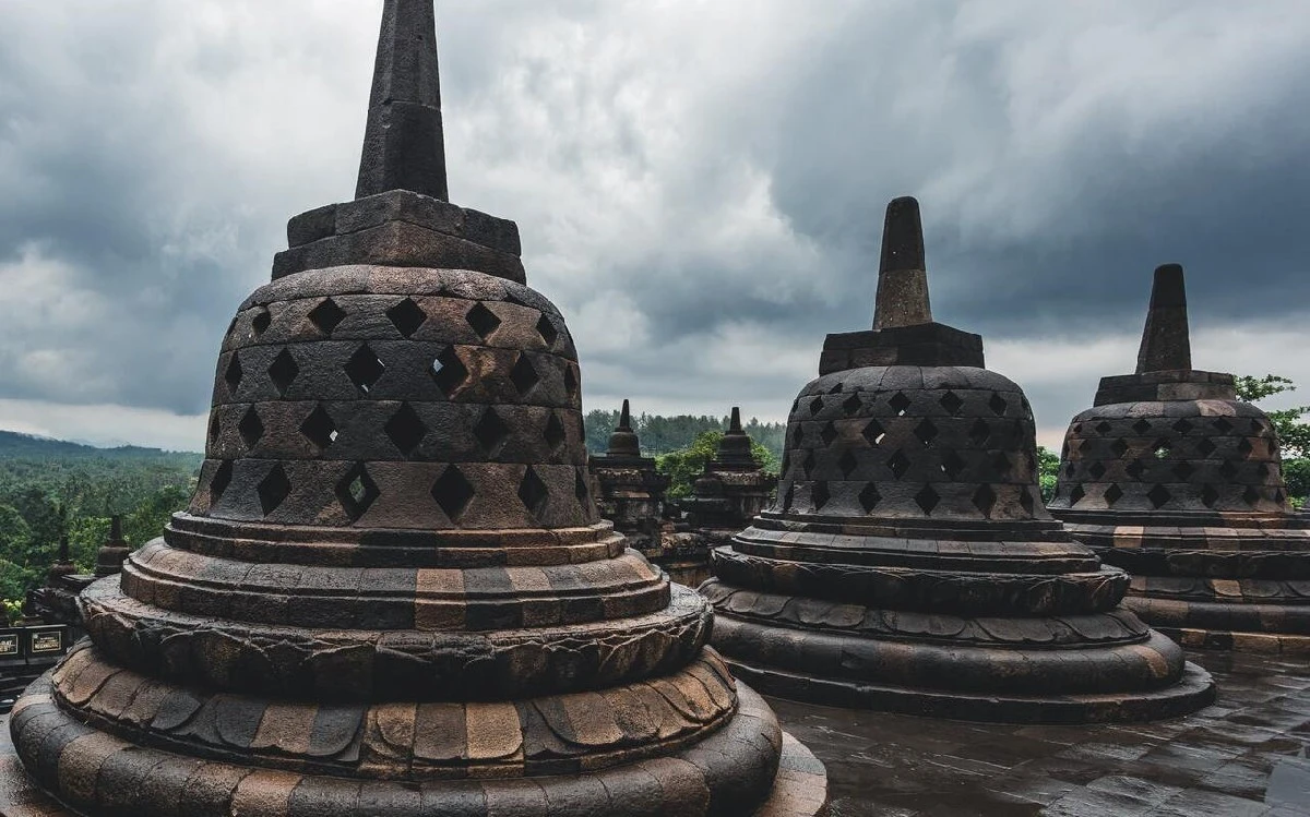 Jandi Mukianto Minta Pemerintah Pertahankan Stairlift di Candi Borobudur
