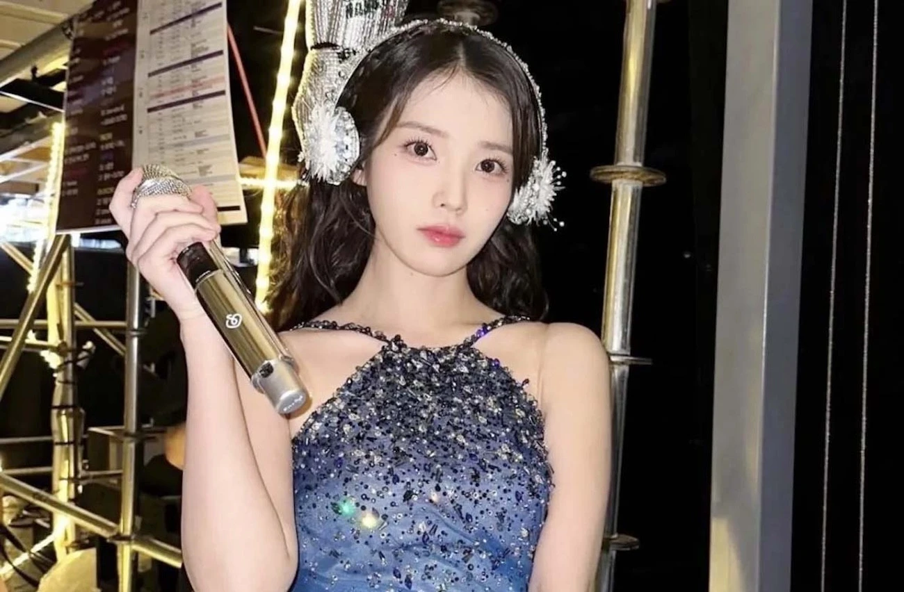 Siapkan Album Remake Flower Bookmark 3, IU Hadirkan Cha Eun Woo