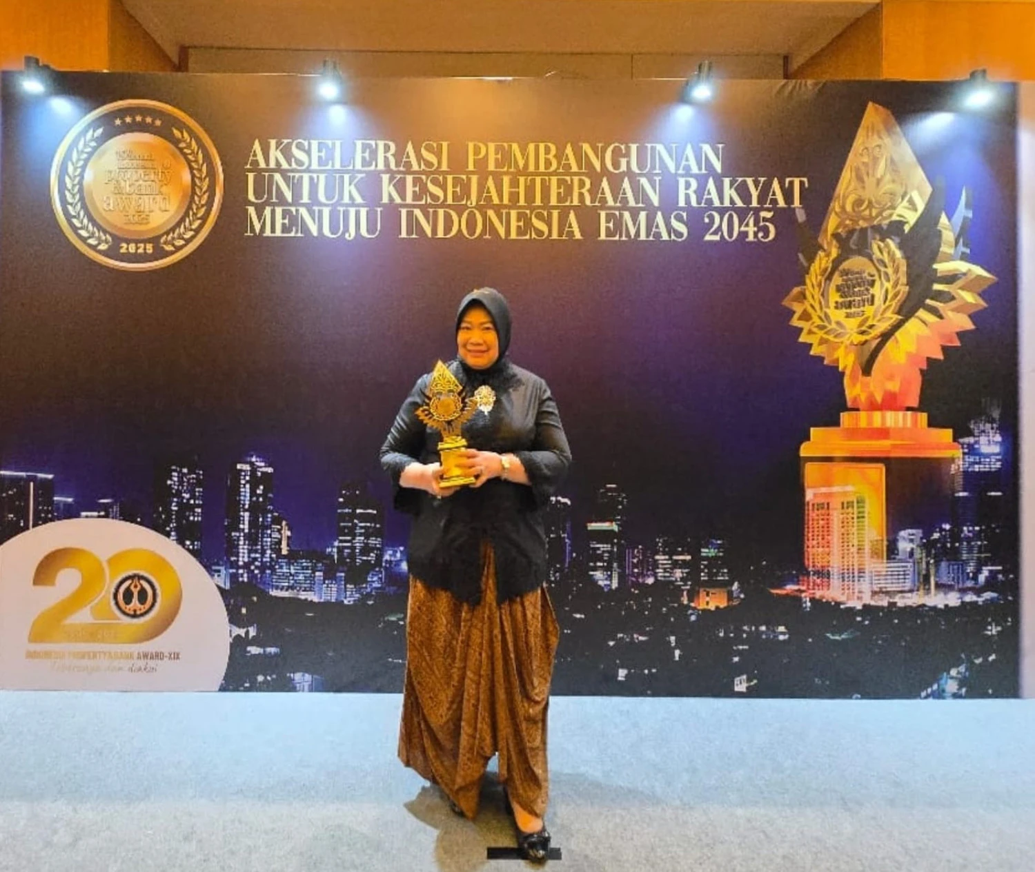 Sekjen MPR Siti Fauziah Dinobatkan sebagai Wanita Inspiratif di Lembaga Negara