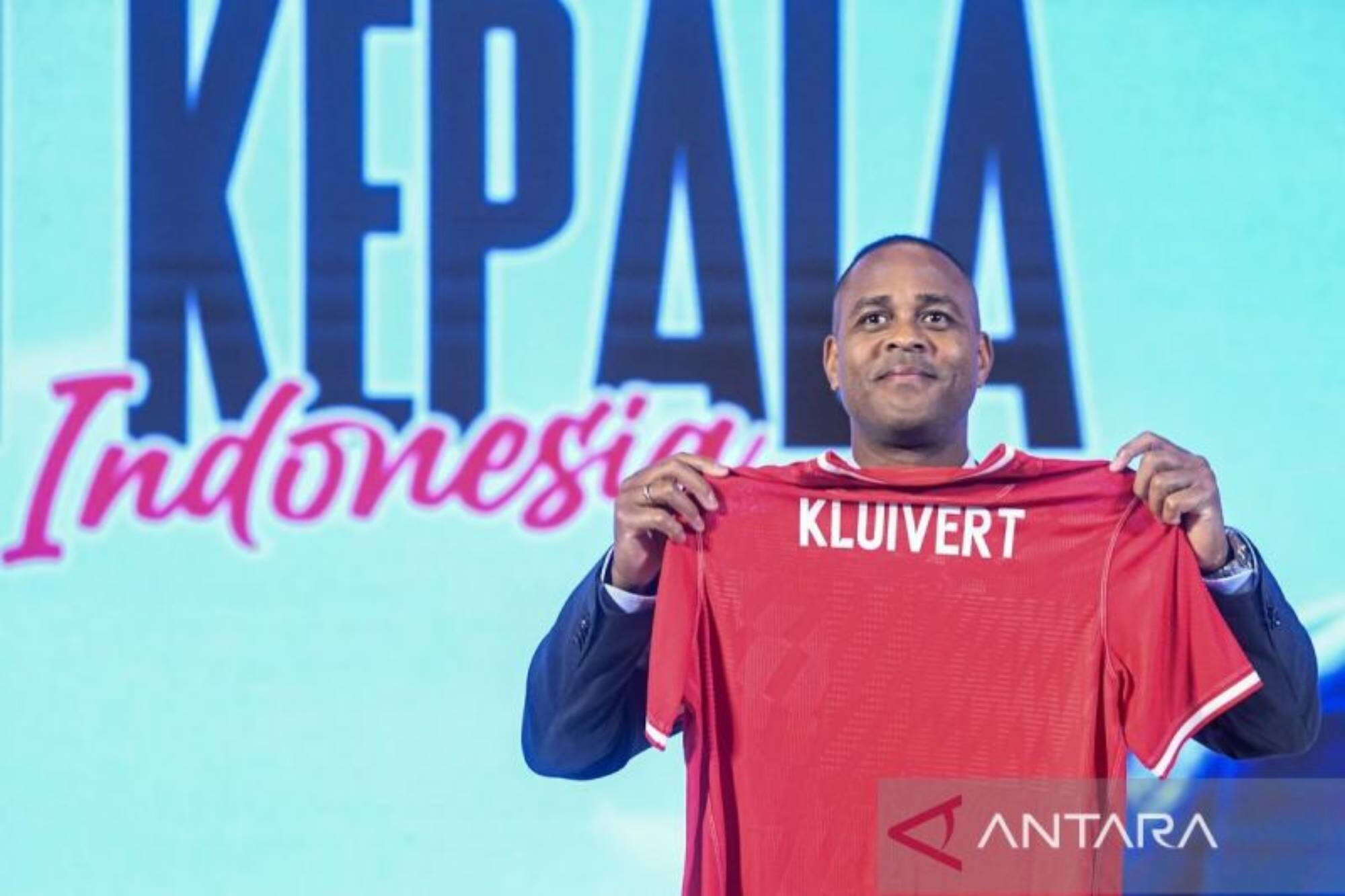 Tak Mungkin Patrick Kluivert Dikontrak Tanpa Target ke Piala Dunia 2026