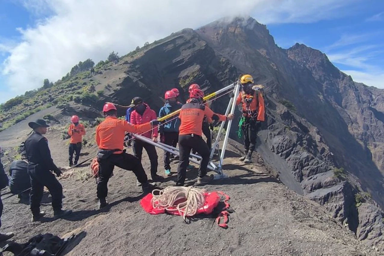 Polisi Selidiki Kasus Turis Brasil Juliana Marins yang Jatuh di Gunung Rinjani Lombok