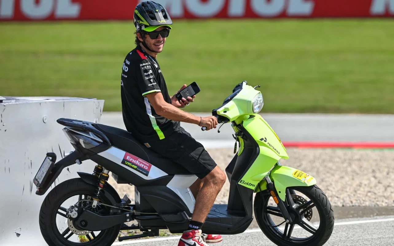 Apakah Marc Marquez Pura-Pura Tak Melihat Valentino Rossi?