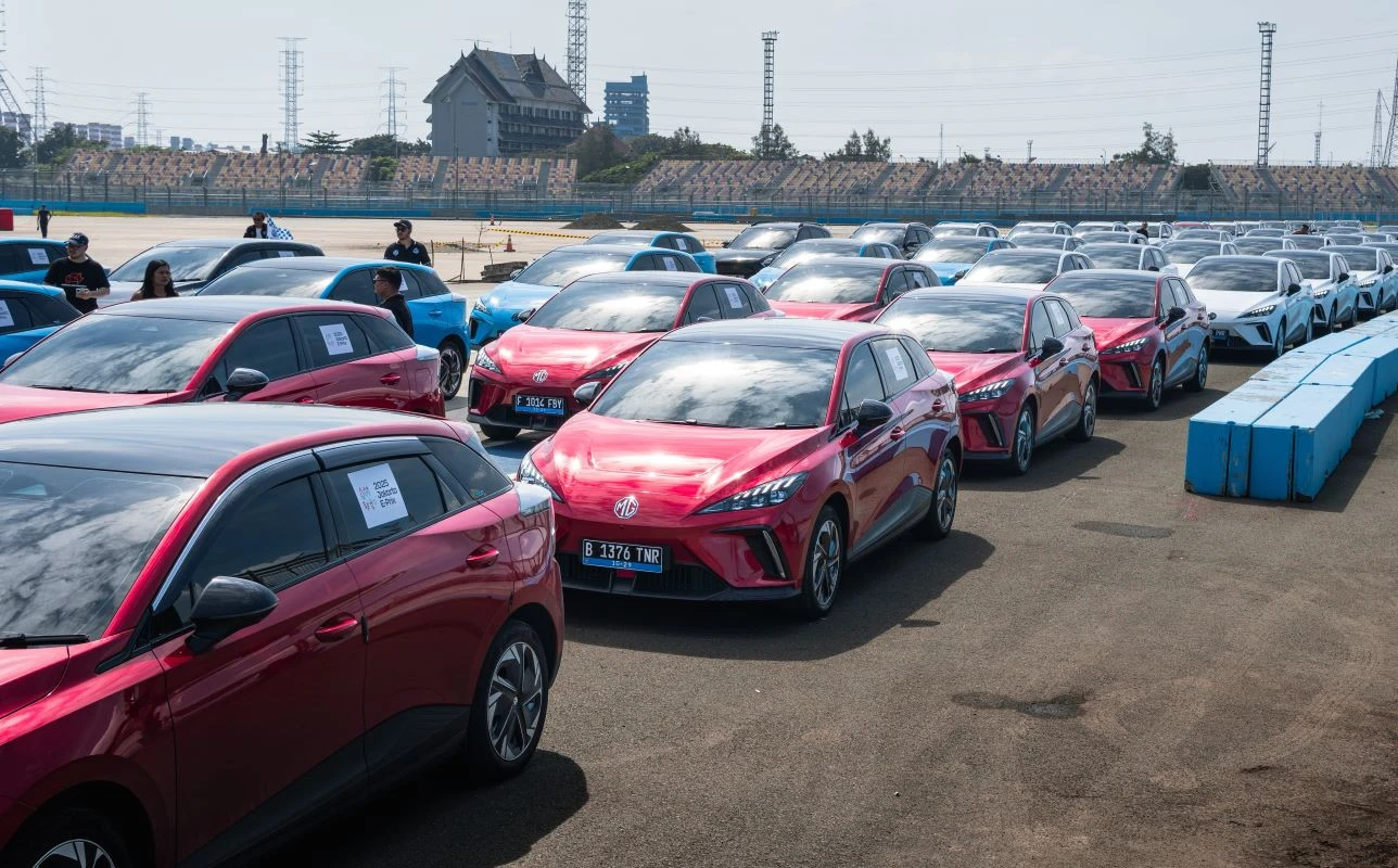 Sambut Formula E Jakarta, Ratusan Mobil Listrik MG Parade di Sirkuit Ancol