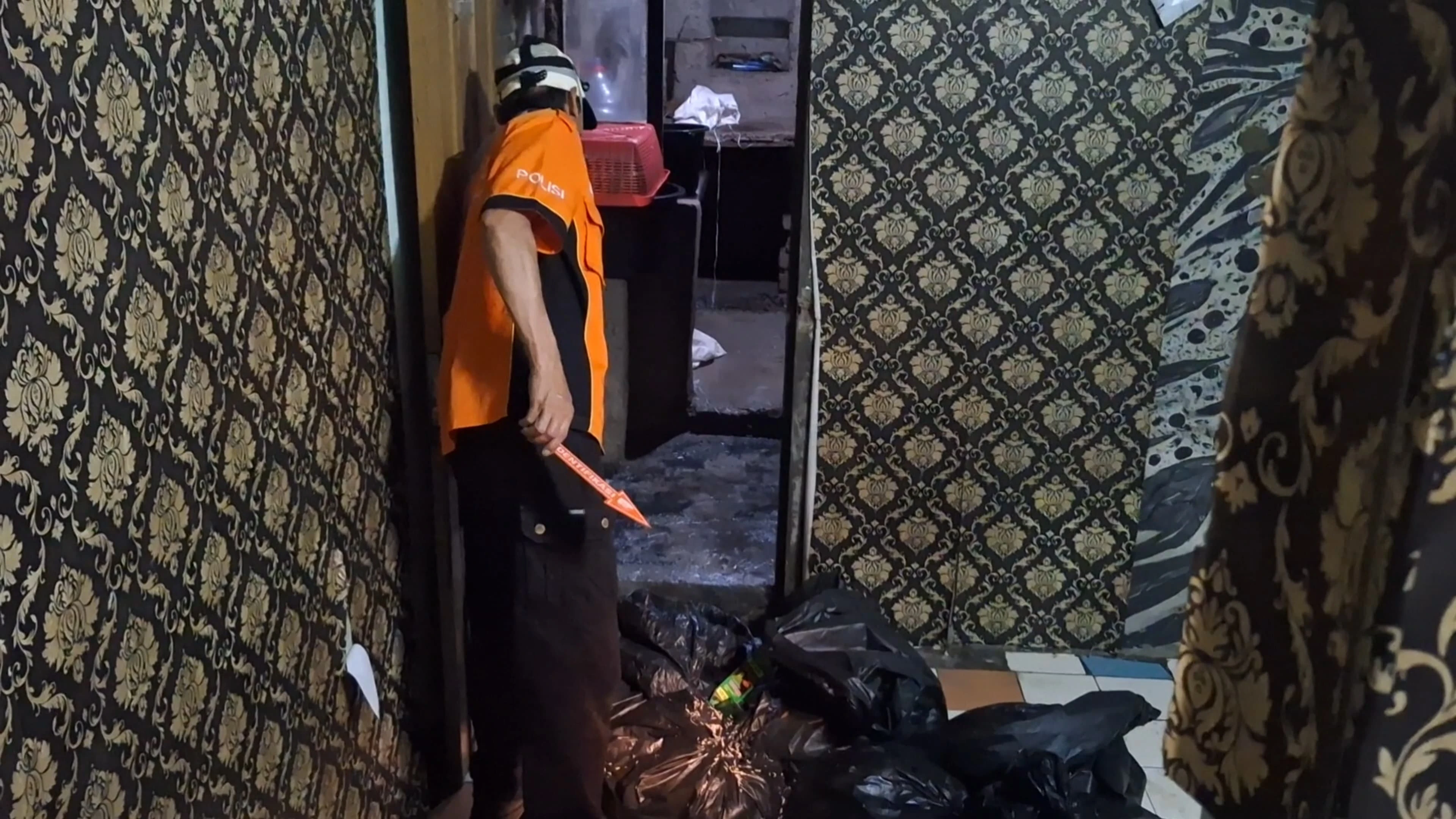 Bau Busuk dari Kontrakan di Bandung Gegerkan Warga, Ternyata Ini Penyebabnya
