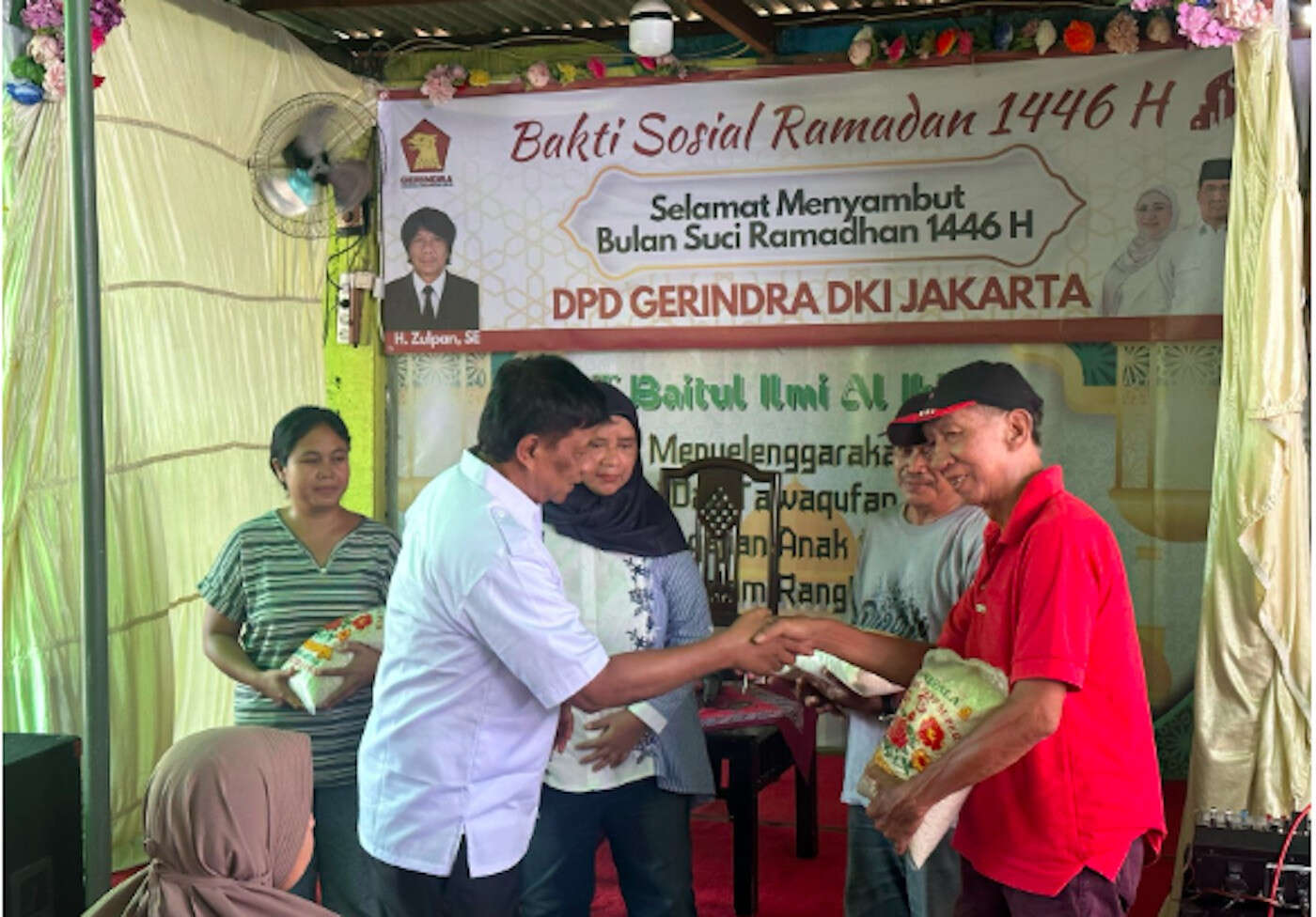 Sambut Bulan Ramadan, Kader Partai Gerindra Jakarta Bagikan Ribuan Paket Beras Kepada Warga Kemayoran