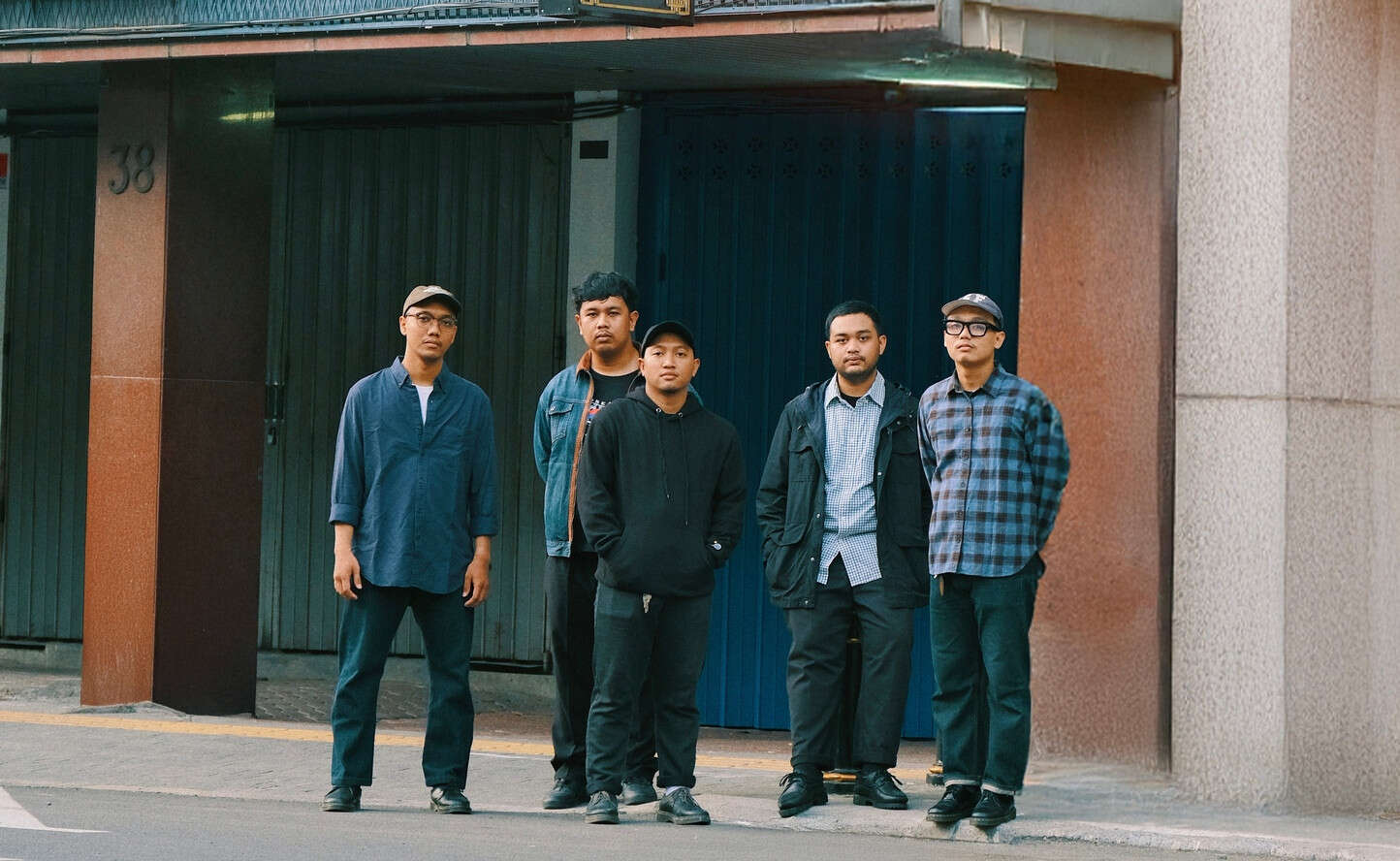 Menjelang Peluncuran Album, Firstrate Rilis Lagu Give In