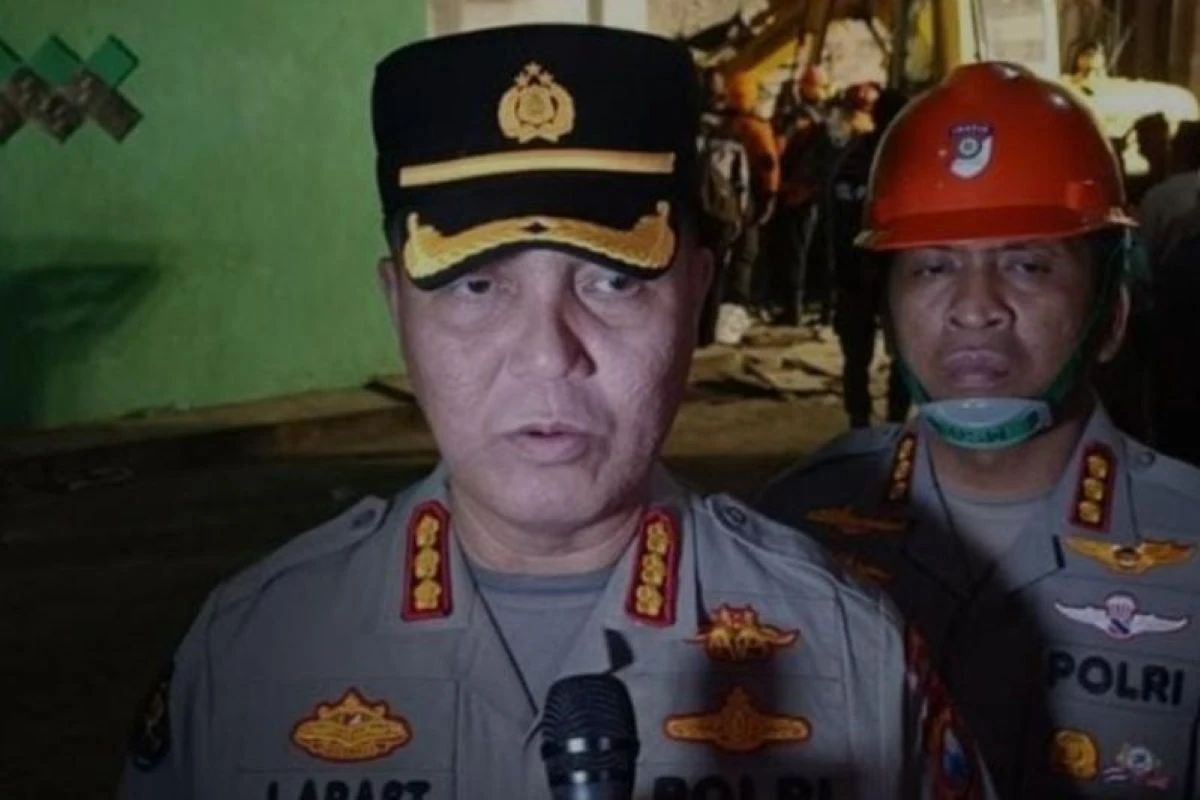 Musala Ponpes Al Khoziny Runtuh Ketika Salat Berjemaah, 102 Orang Sudah Dievakuasi