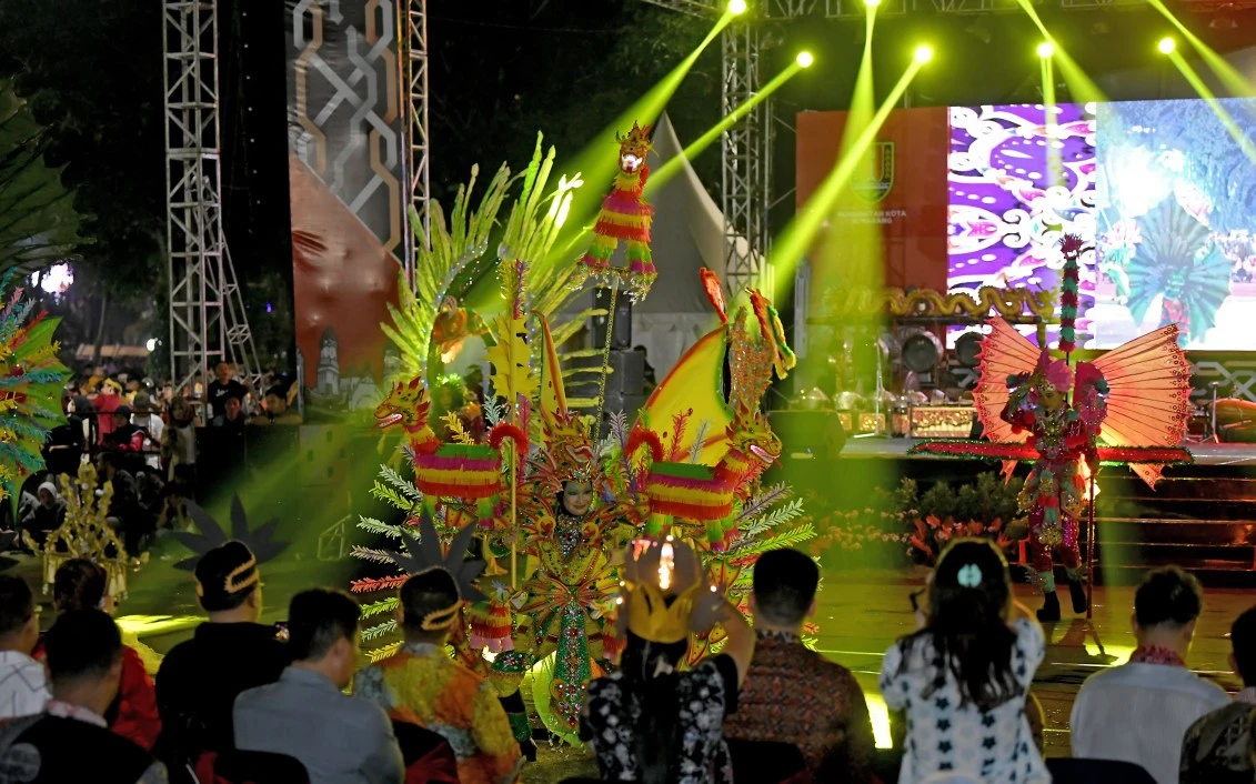 Korea Selatan dan Australia Ramaikan Semarang Night Carnival 2025