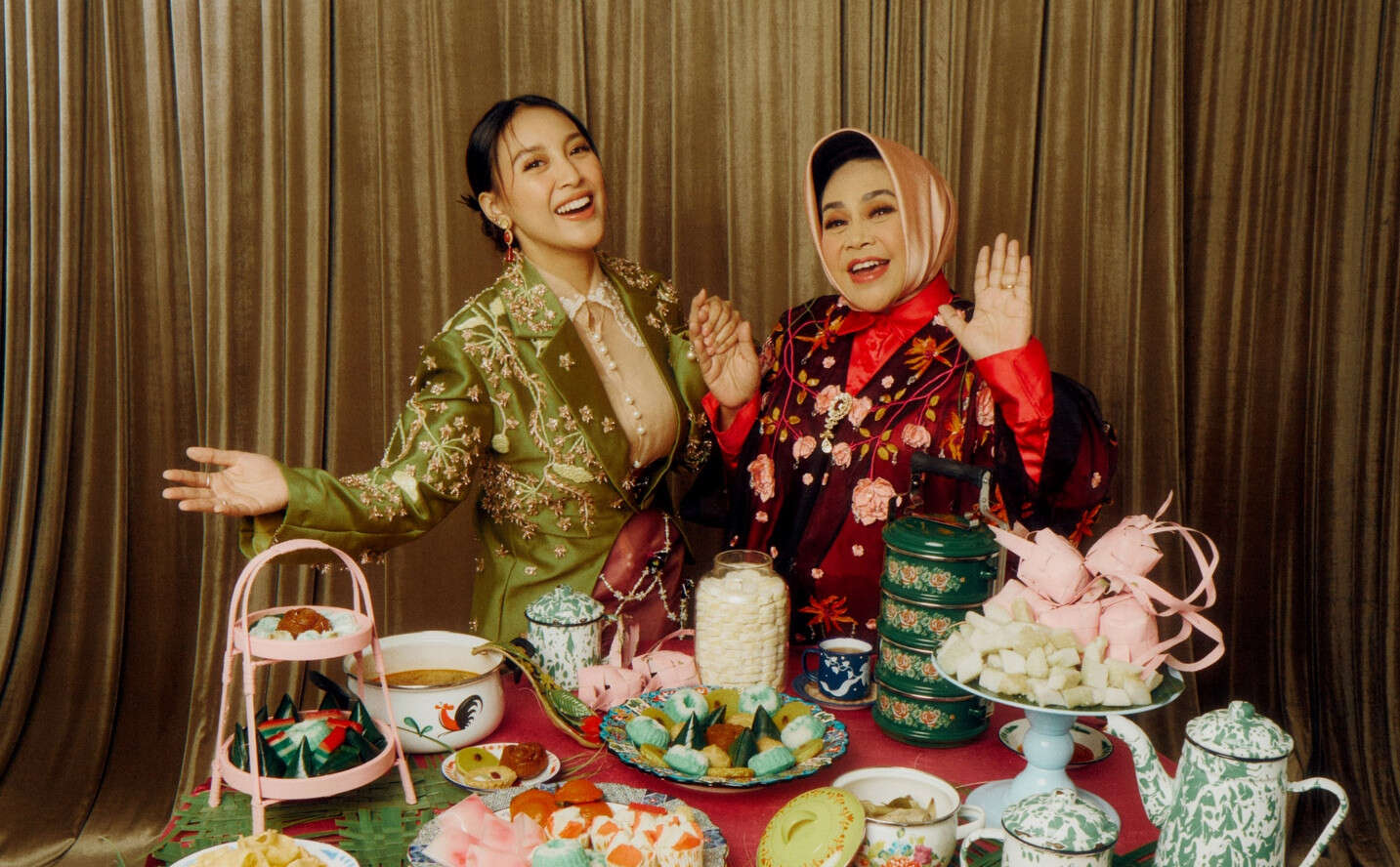 Tradisi Hari Raya, Hetty Koes Endang Berkolaborasi dengan Anaknya