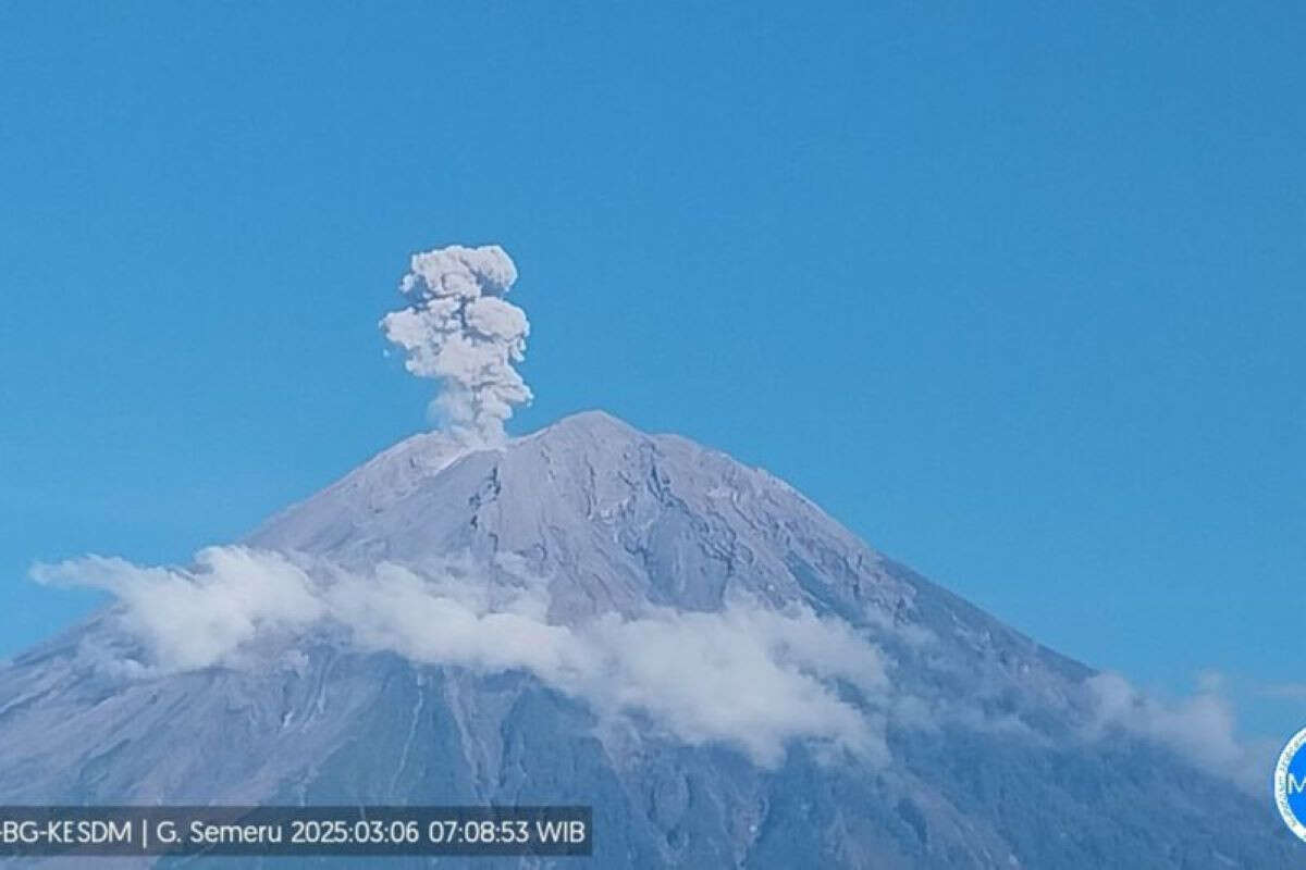 Gunung Semeru Erupsi, Tinggi Letusan Mencapai 1.100 Meter