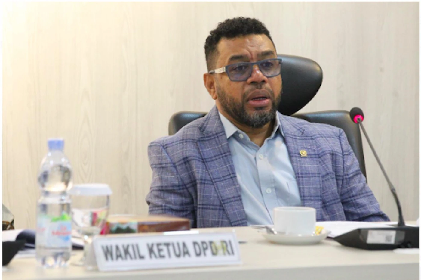 Jamin Keselamatan Kerja Buruh, Senator Filep: Percepat Revisi UU SJSN & Ratifikasi Konvensi ILO 102/1952