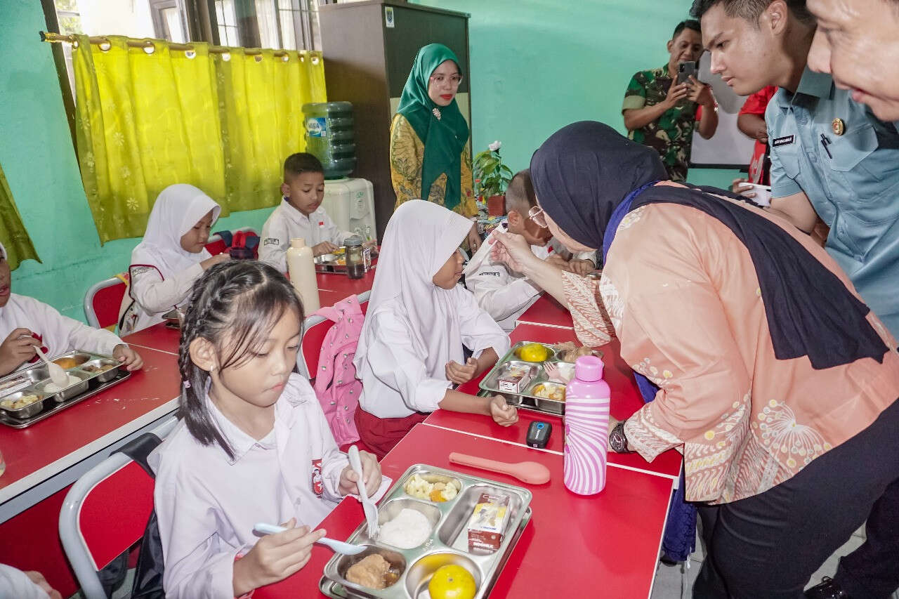 Wakil Kepala BP Taskin: Cerita Makan Bergizi Gratis Tidak Ada Lauknya Itu Hanya Hoaks