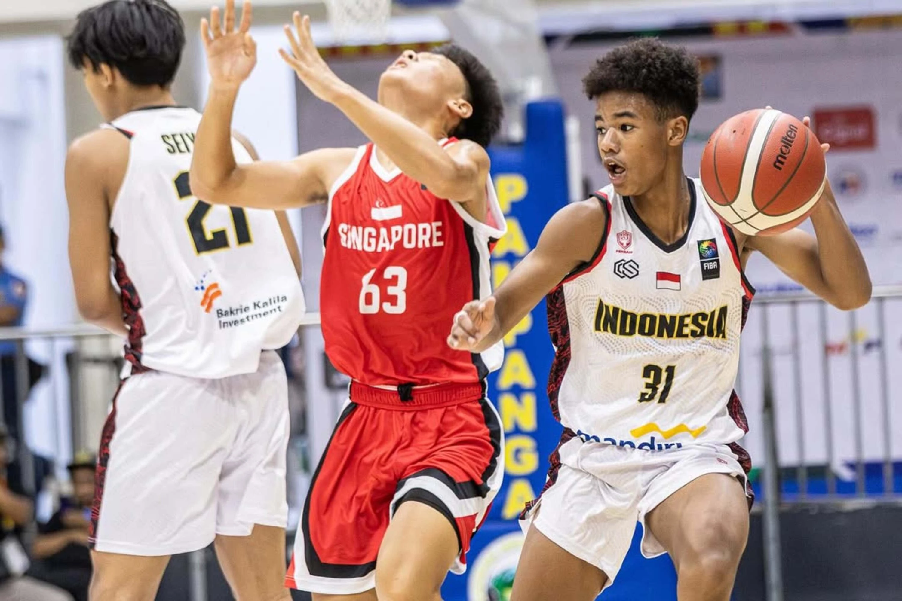 Tidak Terpengaruh Jadwal Penerbangan, Timnas Basket Putra Indonesia Bungkam Singapura