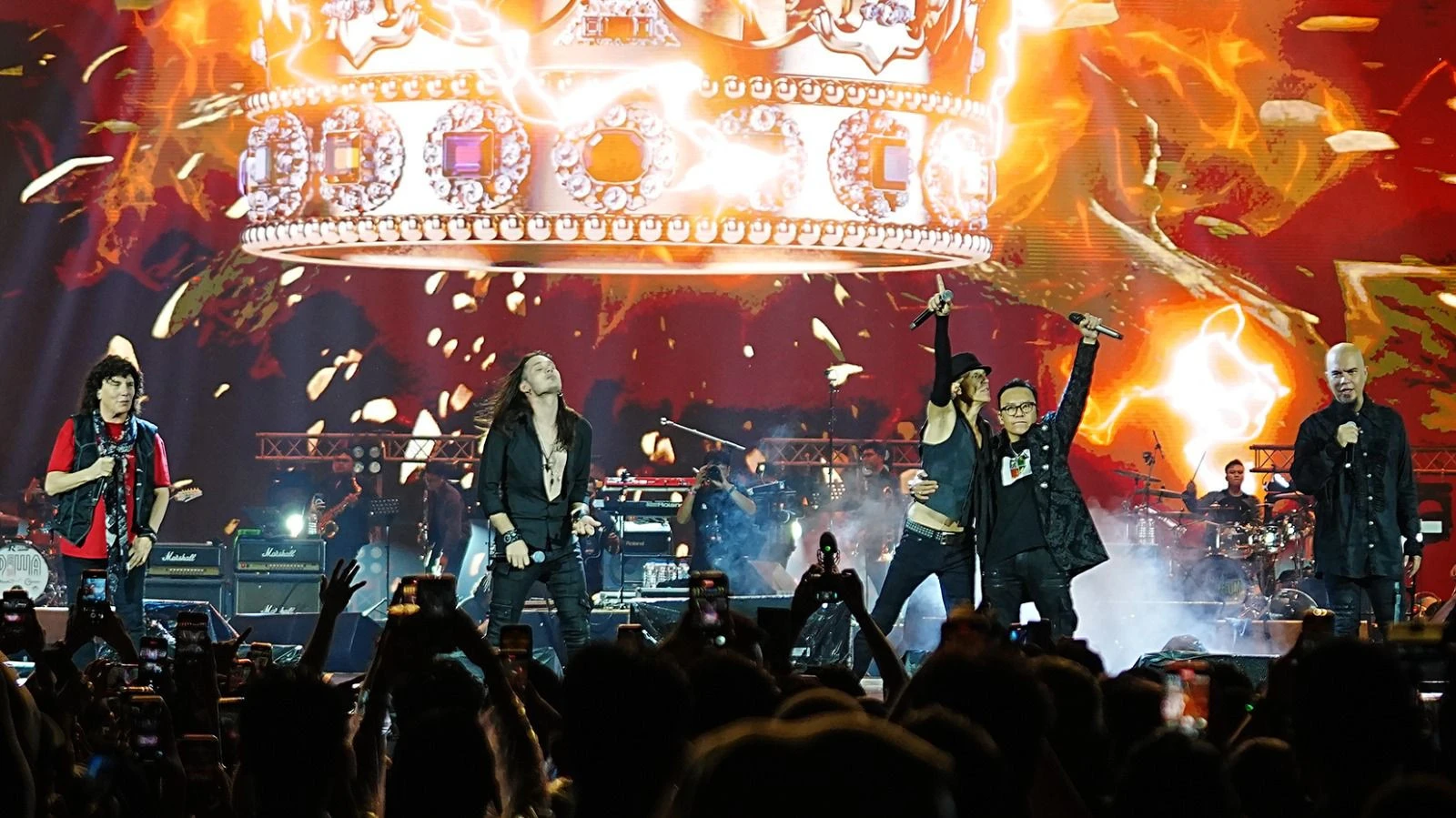 Penuh Nostalgia di Konser Dewa 19 Featuring All Stars 2.0