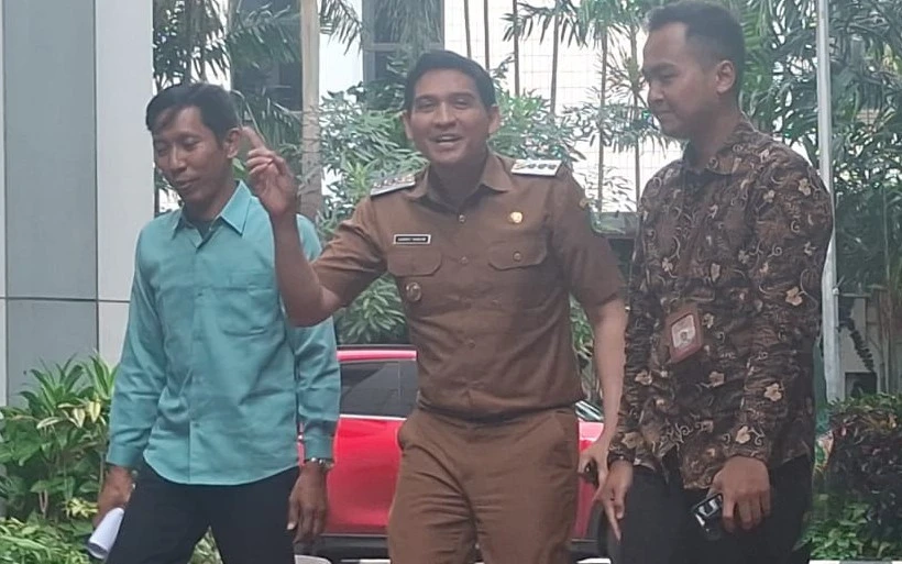Lucky Hakim Menghadap Wamendagri Seusai 2 Jam Diperiksa di Inspektorat