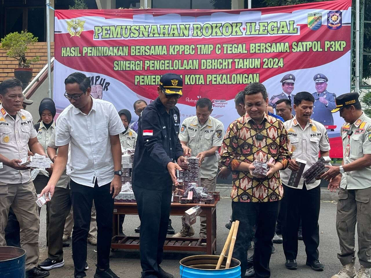 Bea Cukai Tegal dan Satpol P3KP Pekalongan Musnahkan Rokok Ilegal, Sebegini Banyaknya