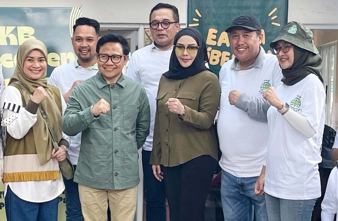 Iyeth Bustami Hingga Ikke Nurjanah Lelang Baju di Harlah PKB