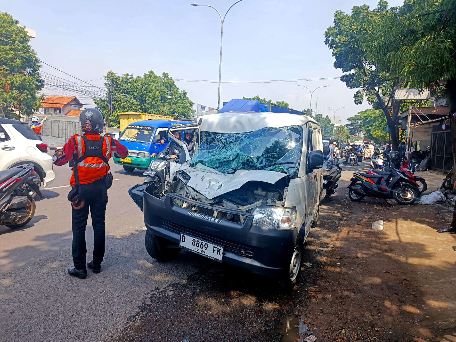 Kecelakaan Beruntun di Terusan Buah Batu Bandung, Sopir Terjepit Dasbor