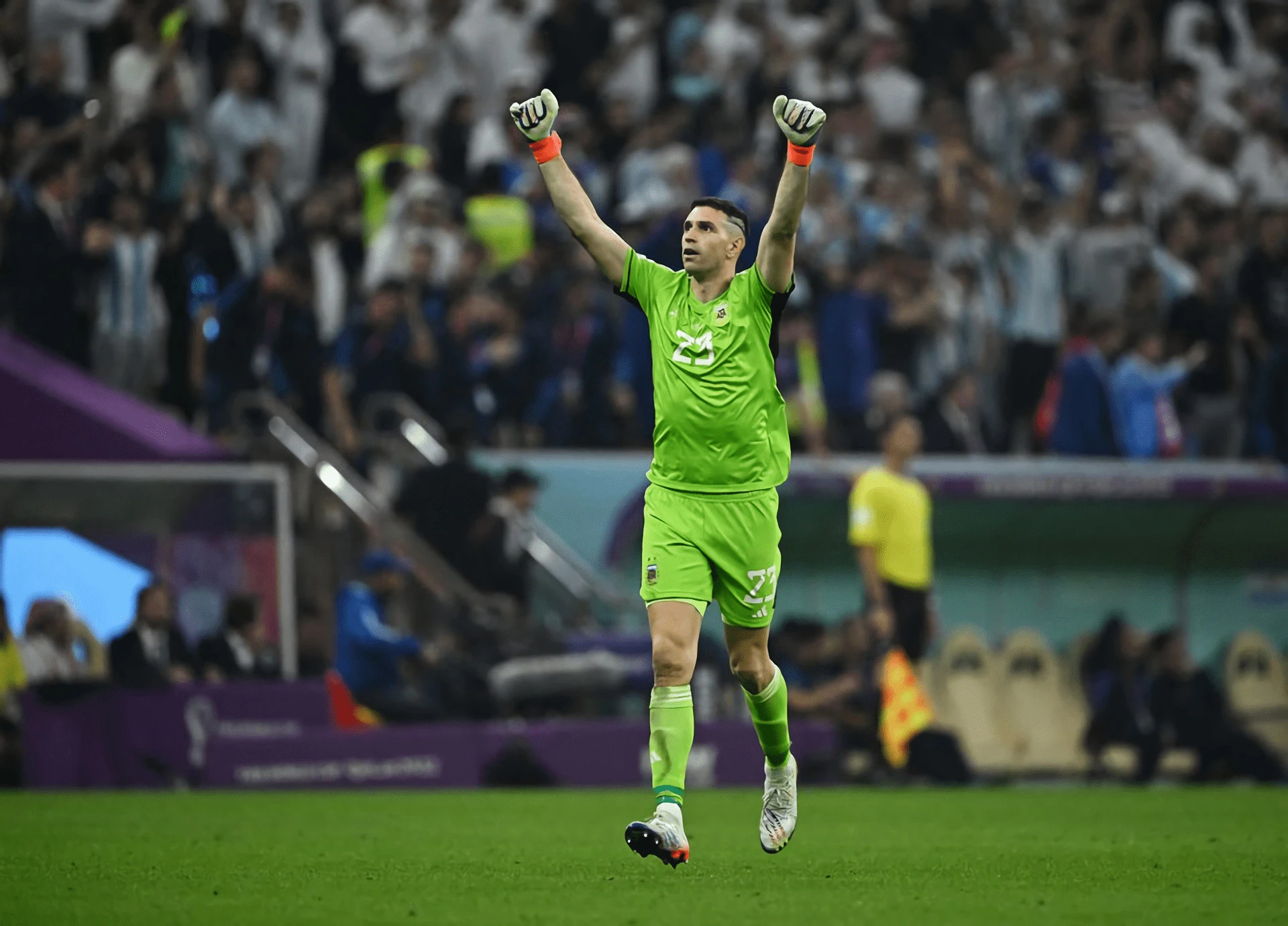 Manchester United Ingin Datangkan Kiper Emiliano Martinez, Onana Kenapa?