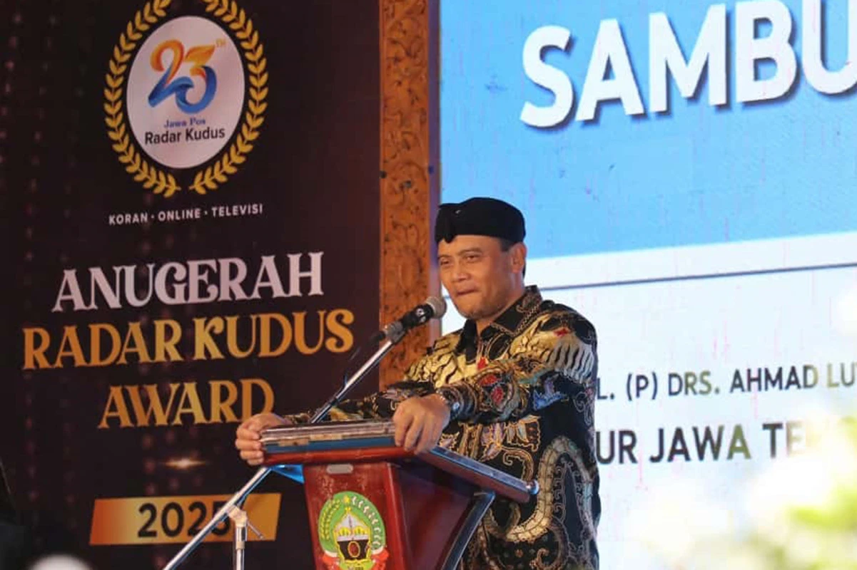 Gubernur Jateng Ahmad Luthfi Terima Penghargaan Pemimpin Percepatan Ekonomi Daerah