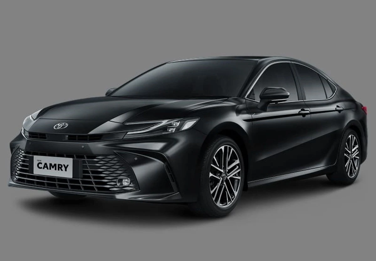 Toyota Camry Terbaru Hadir Lebih Sporty, Cek Harga di Sini