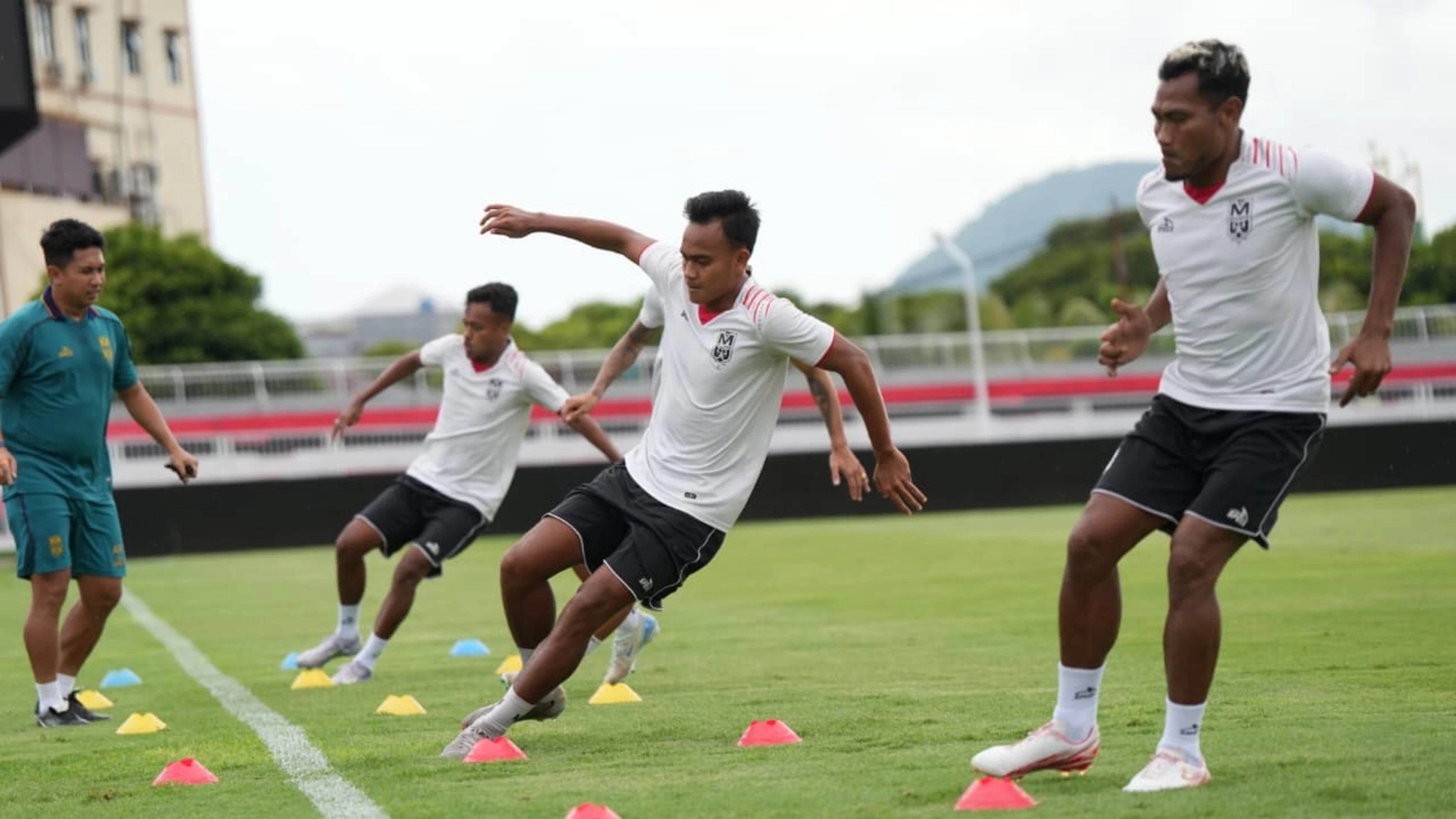 Malut United Waspadai Kebangkitan Semen Padang di Bawah Kepemimpinan Dejan Antonic