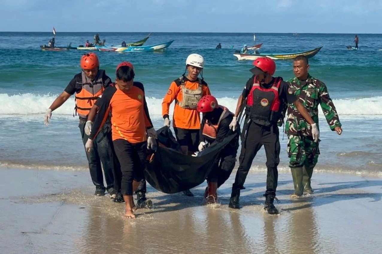 Turis yang Hilang Terseret Ombak Pantai Modangan Ditemukan Meninggal Dunia