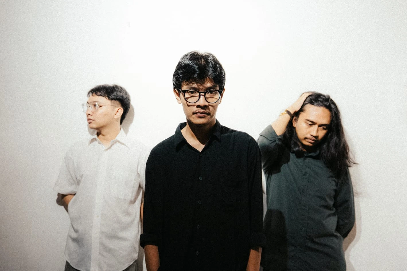 Sunlotus Menyingkap Lapisan Emosi Lewat Album Behind Closed Doors