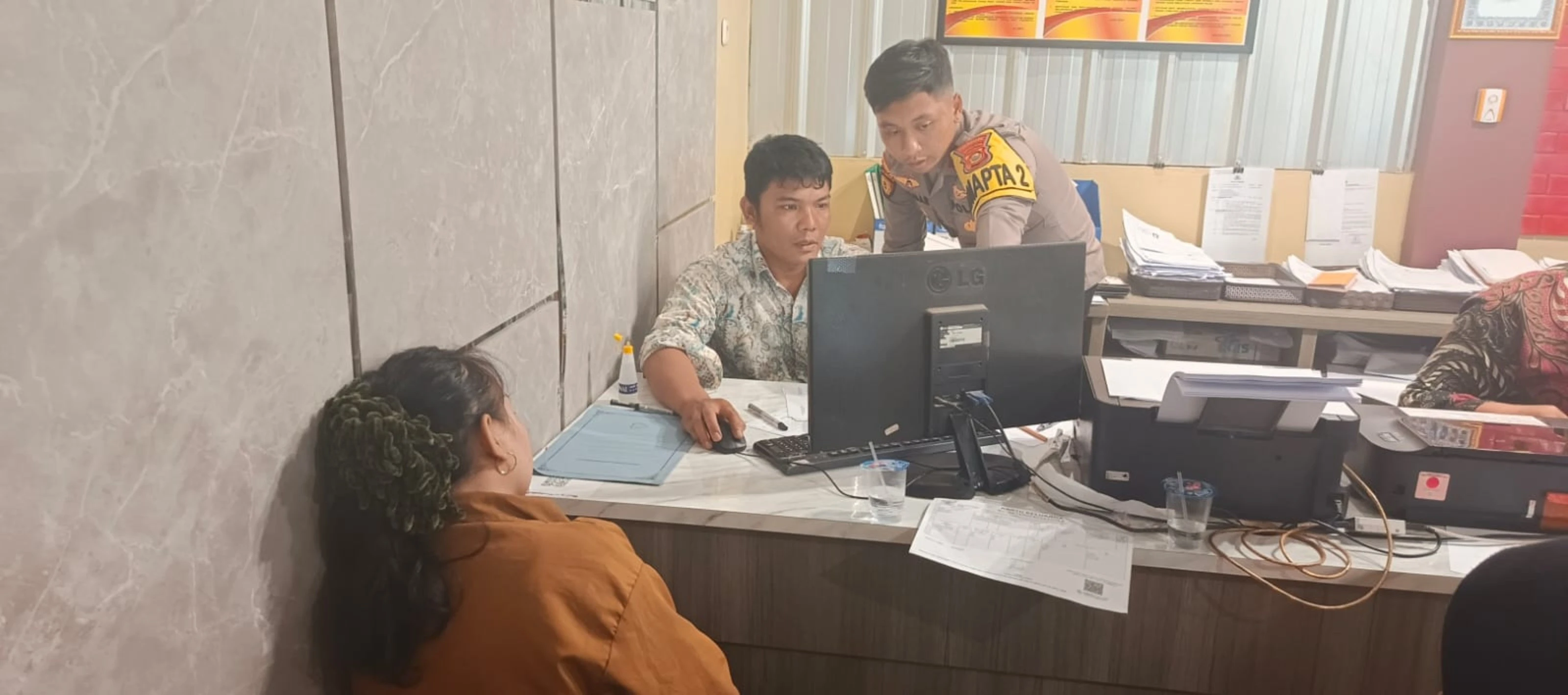 Mbak Dian Dianiaya Suami Gegara Foto di Facebook, Begini Ceritanya