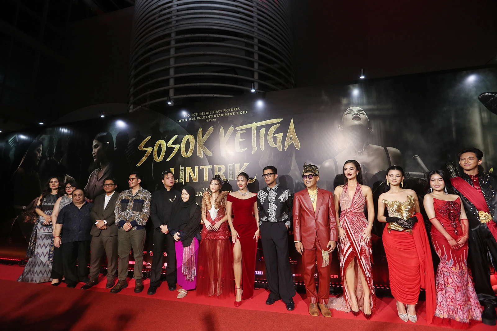 Main Film Sosok Ketiga: Lintrik, Atiqah Hasiholan Kembali Perankan Sosok Dukun