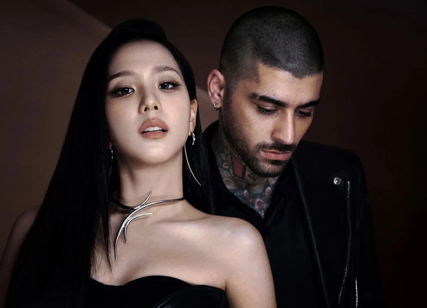 Jisoo dan Zayn Menyentuh Perasaan Lewat Eyes Closed
