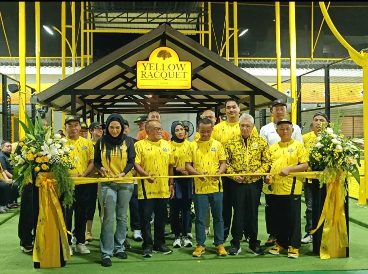 Bahlil Meresmikan Lapangan Padel, Singgung Pendekatan di Luar Kelaziman