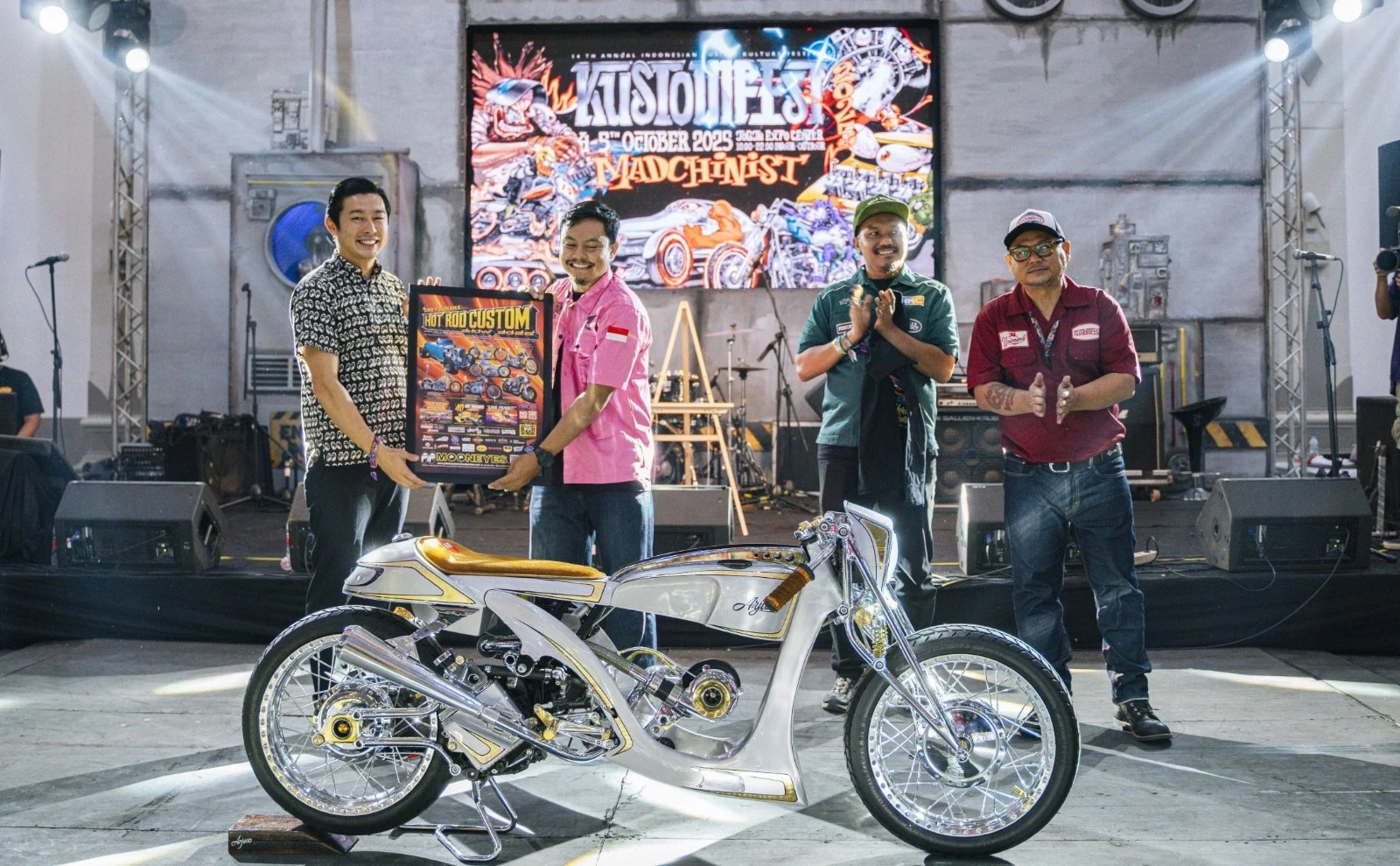 Honda Stylo 160 Arjuno Mejeng di Mooneyes Yokohama Hot Rod Custom Show 2025 Jepang
