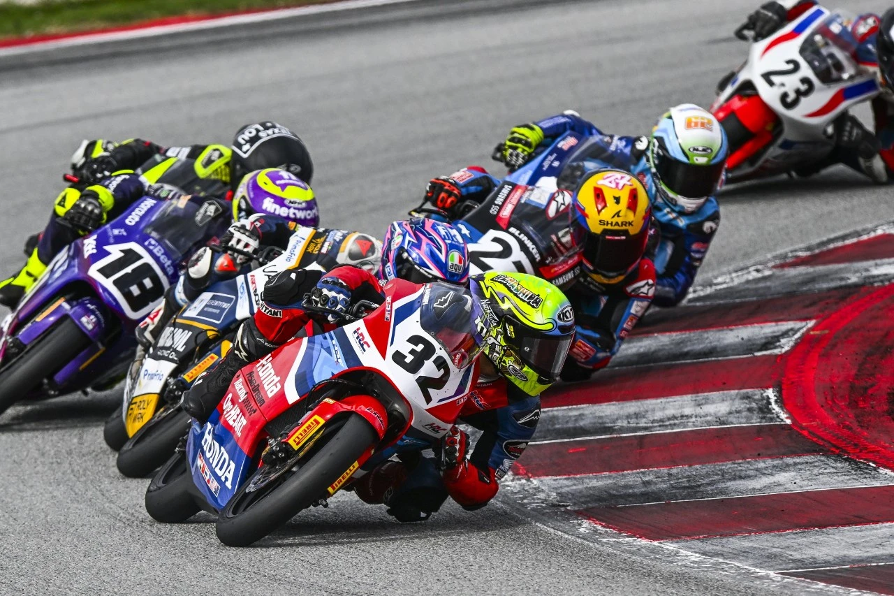 Dari Posisi 24, Pembalap Indonesia Ramadhipa Guncang ETC 2025 Barcelona