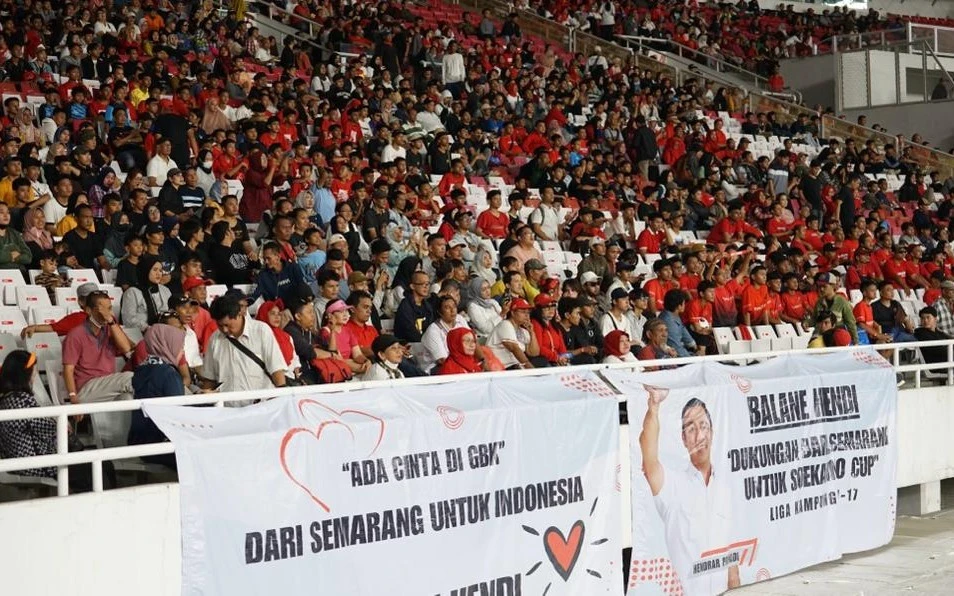 Demi Menyaksikan Final Liga Kampung, Ratusan Pendukung dari Semarang Datangi SUGBK