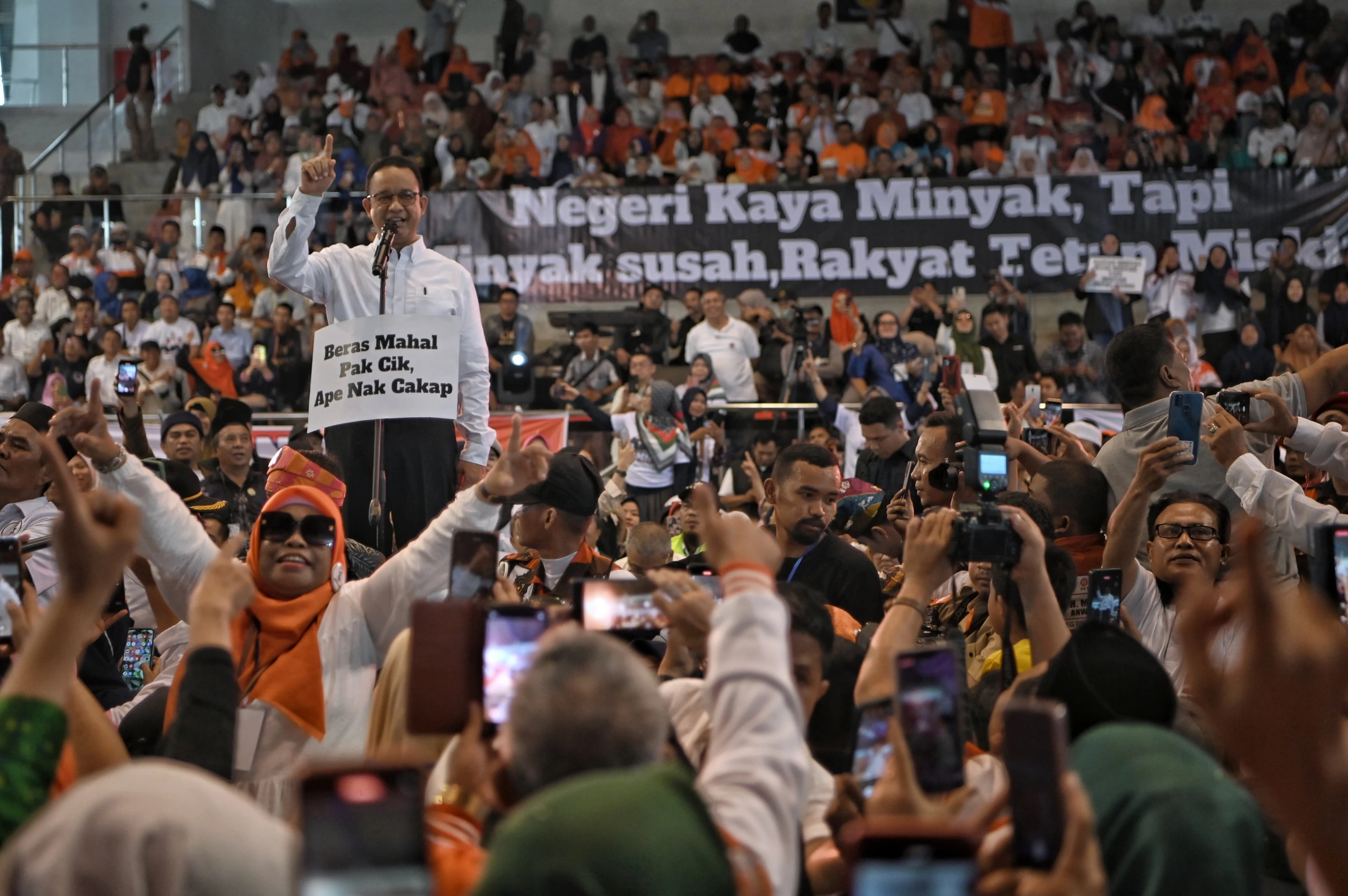 4 Program Anies Baswedan Khusus untuk Petani Karet dan Kelapa Sawit