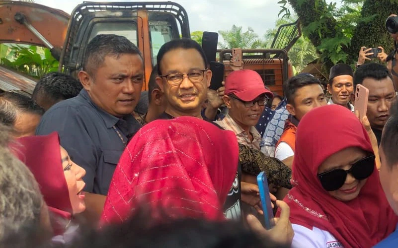 Berkunjung ke Kampung Bata Pekanbaru, Anies Baswedan Malah Dikira Caleg oleh Warga