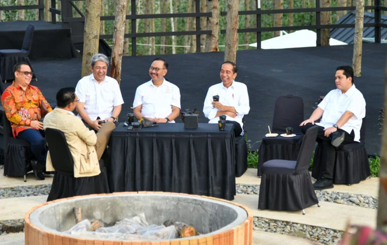 Jokowi Agak Berjarak dengan Erick Thohir Pagi Tadi