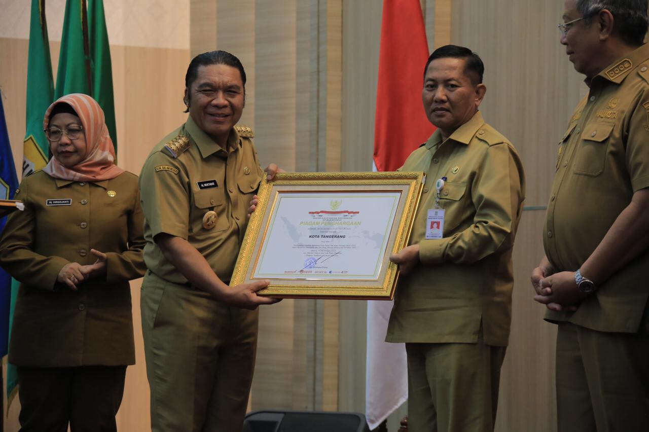 Penuhi Berbagai Hak Warga, Pemkot Tangerang Raih Penghargaan dari Kemenkumham