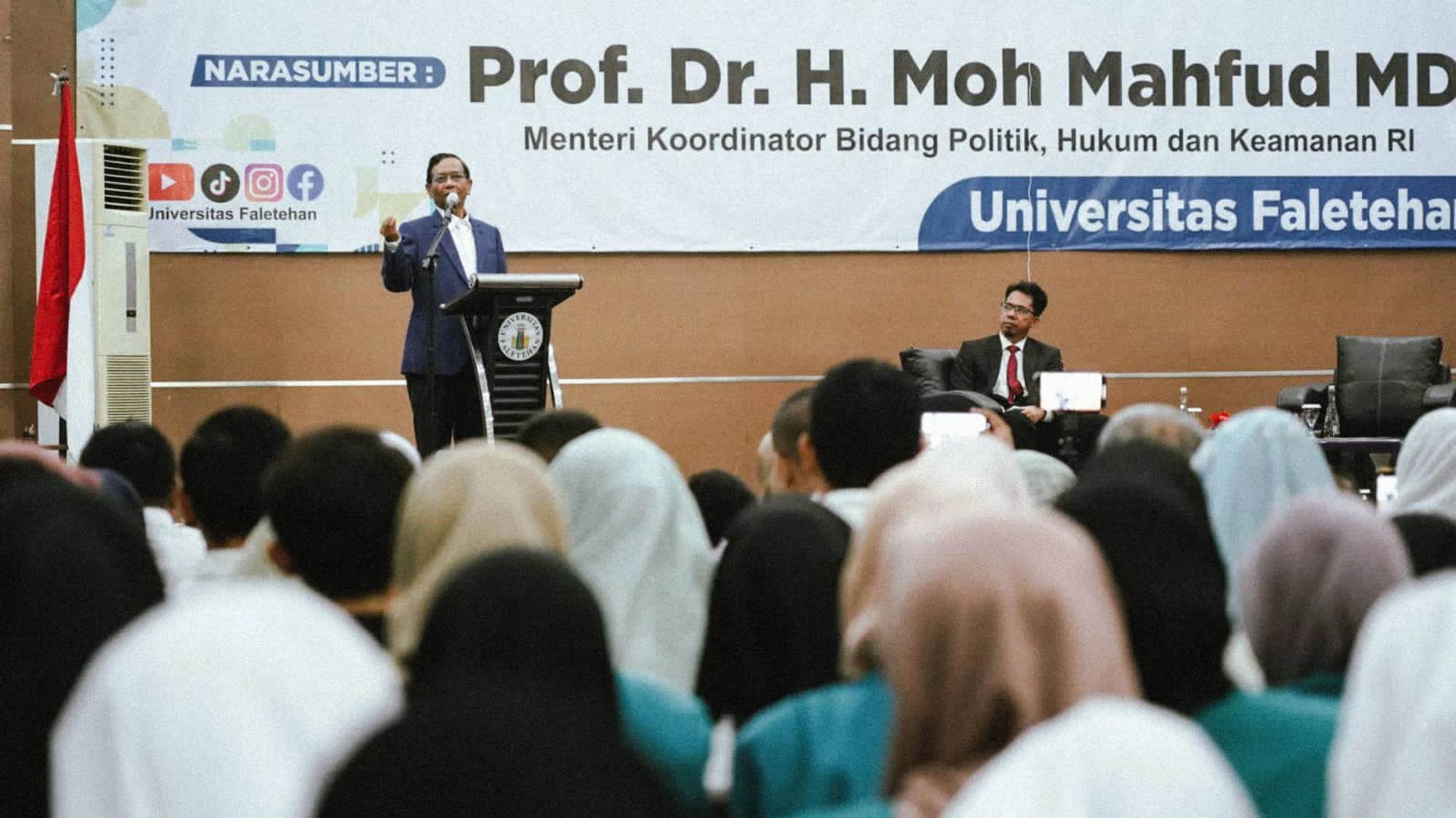 Puluhan Spanduk Sambut Mahfud MD Hilang, Siapa Pelakunya?