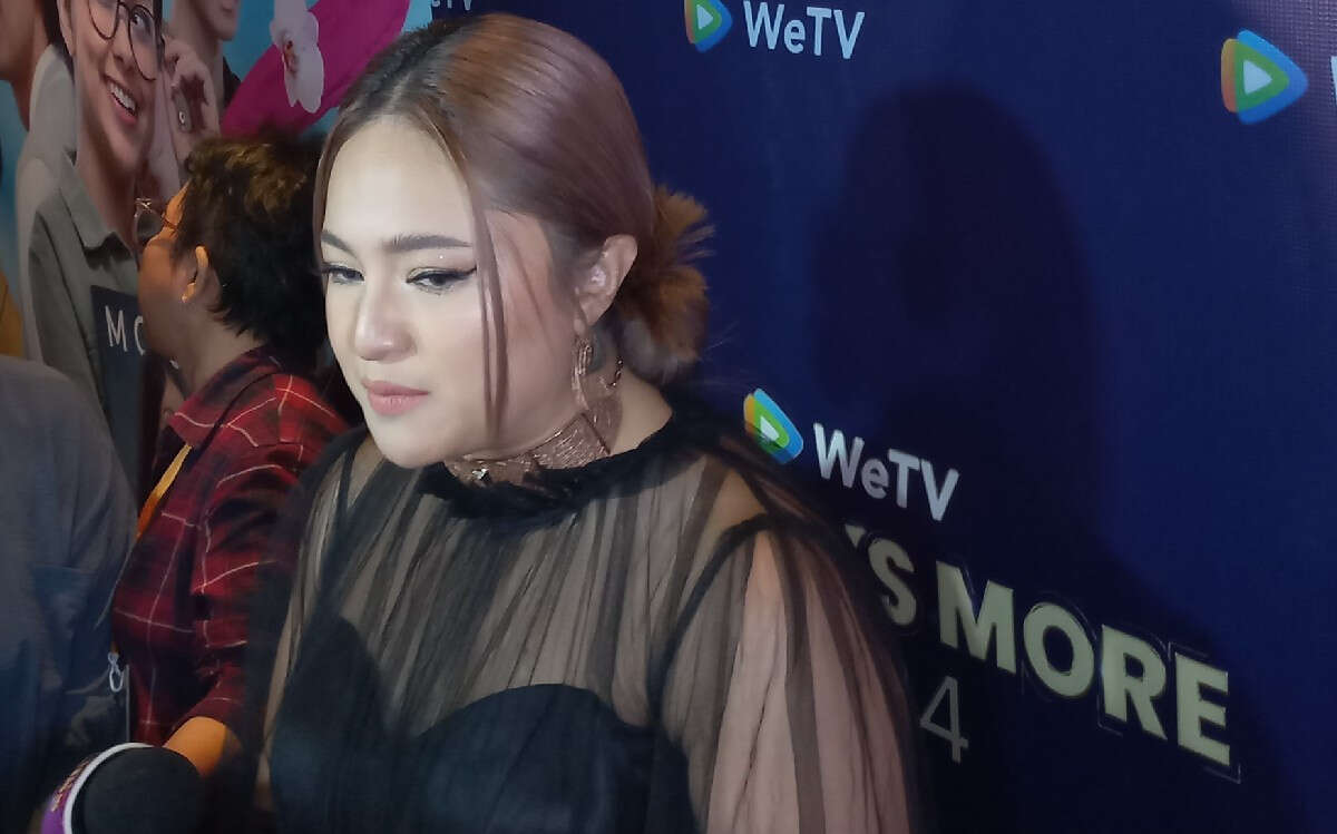 Bantah Pacaran dengan Vicky Prasetyo, Marshanda: Teman Saja