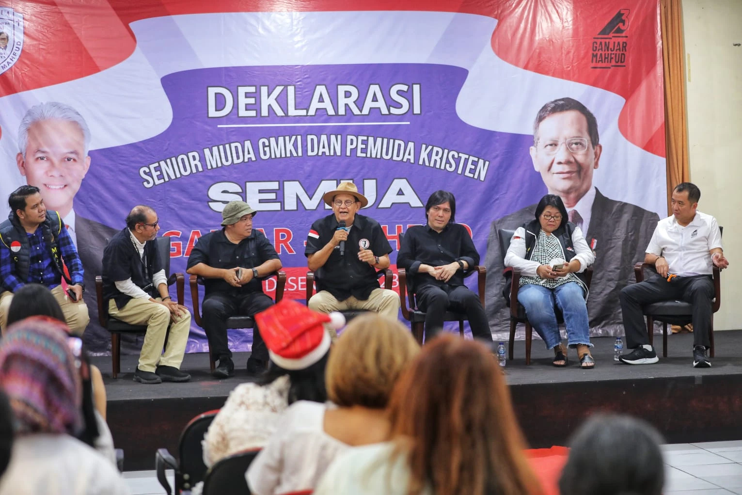 Ganjar-Mahfud Raih Dukungan Senior Muda GMKI dan Pemuda Kristen