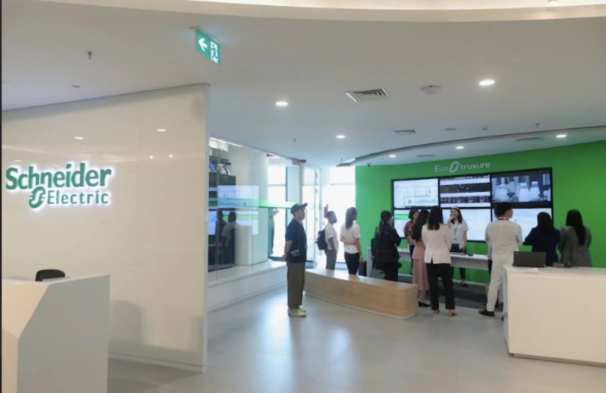 HUT ke-25, Schneider Electric Foundation Luncurkan Kampanye 25 Years Young di Indonesia