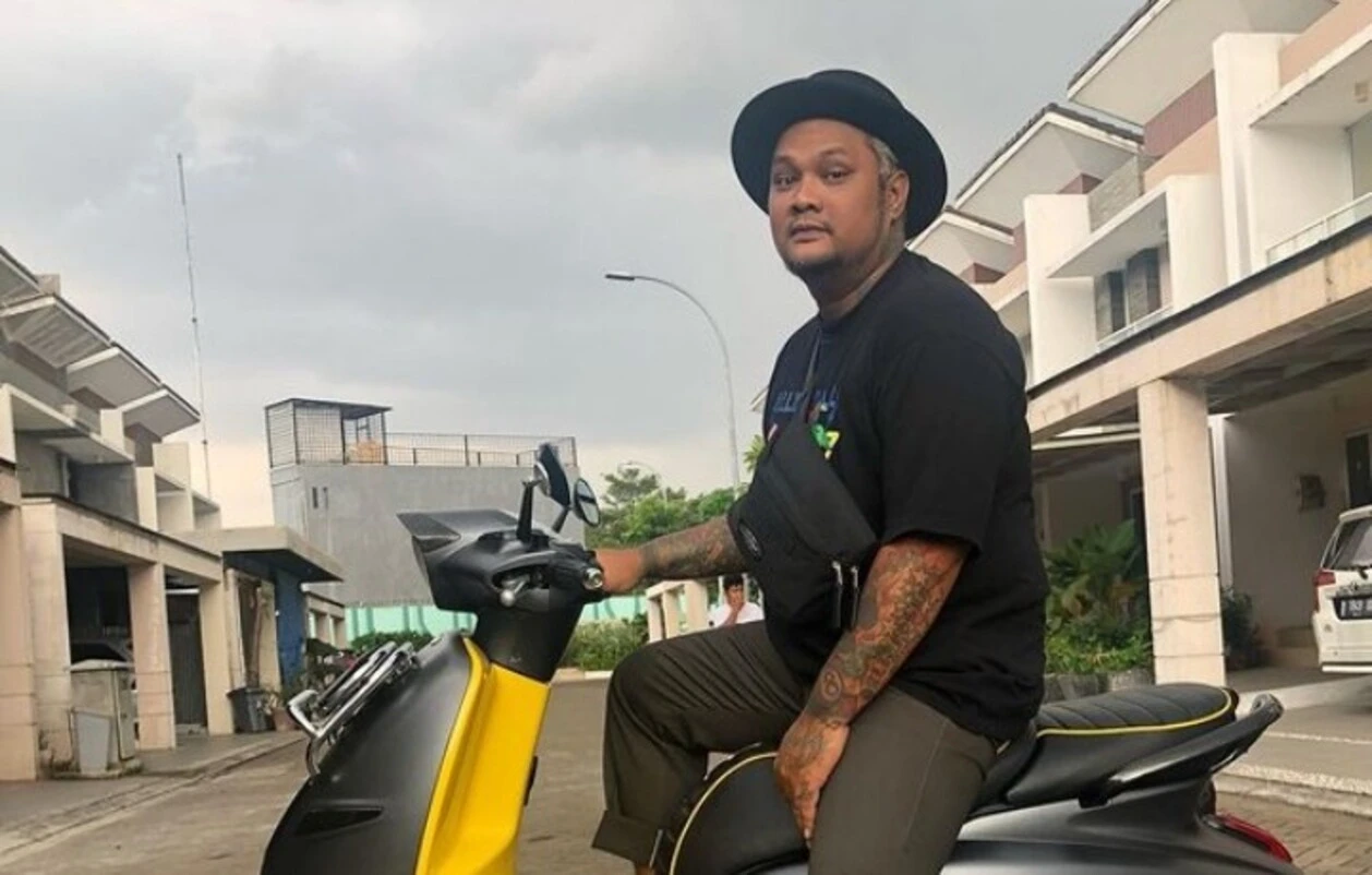 3 Berita Artis Terheboh: Virgoun Ditangkap Bersama Perempuan, Hotman Paris Terima Suap?