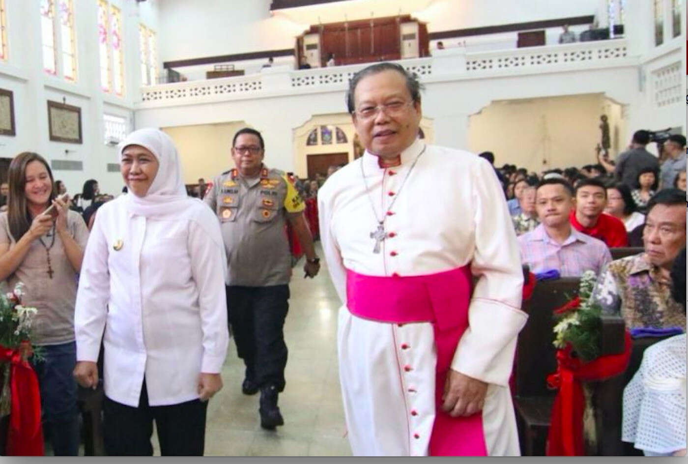 Khofifah Ajak Masyarakat Jadikan Natal Momentum Tebar Cinta Kasih