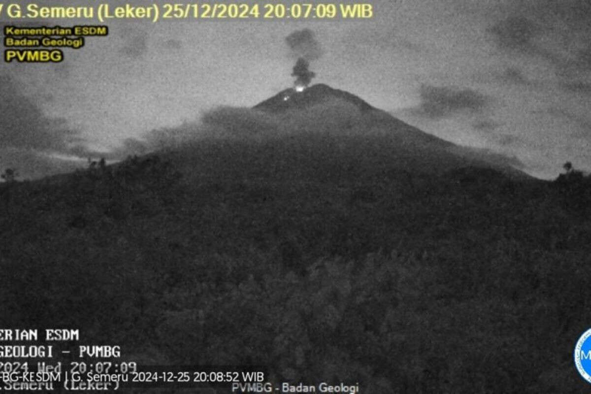 Gunung Semeru Kembali Erupsi, Masyarakat Diminta Waspada Lontaran Batu Pijar